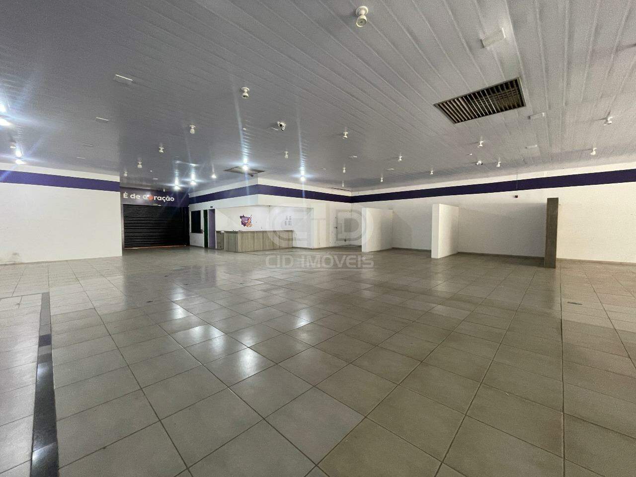 Salão Comercial para aluguel no Jardim Petrópolis: 