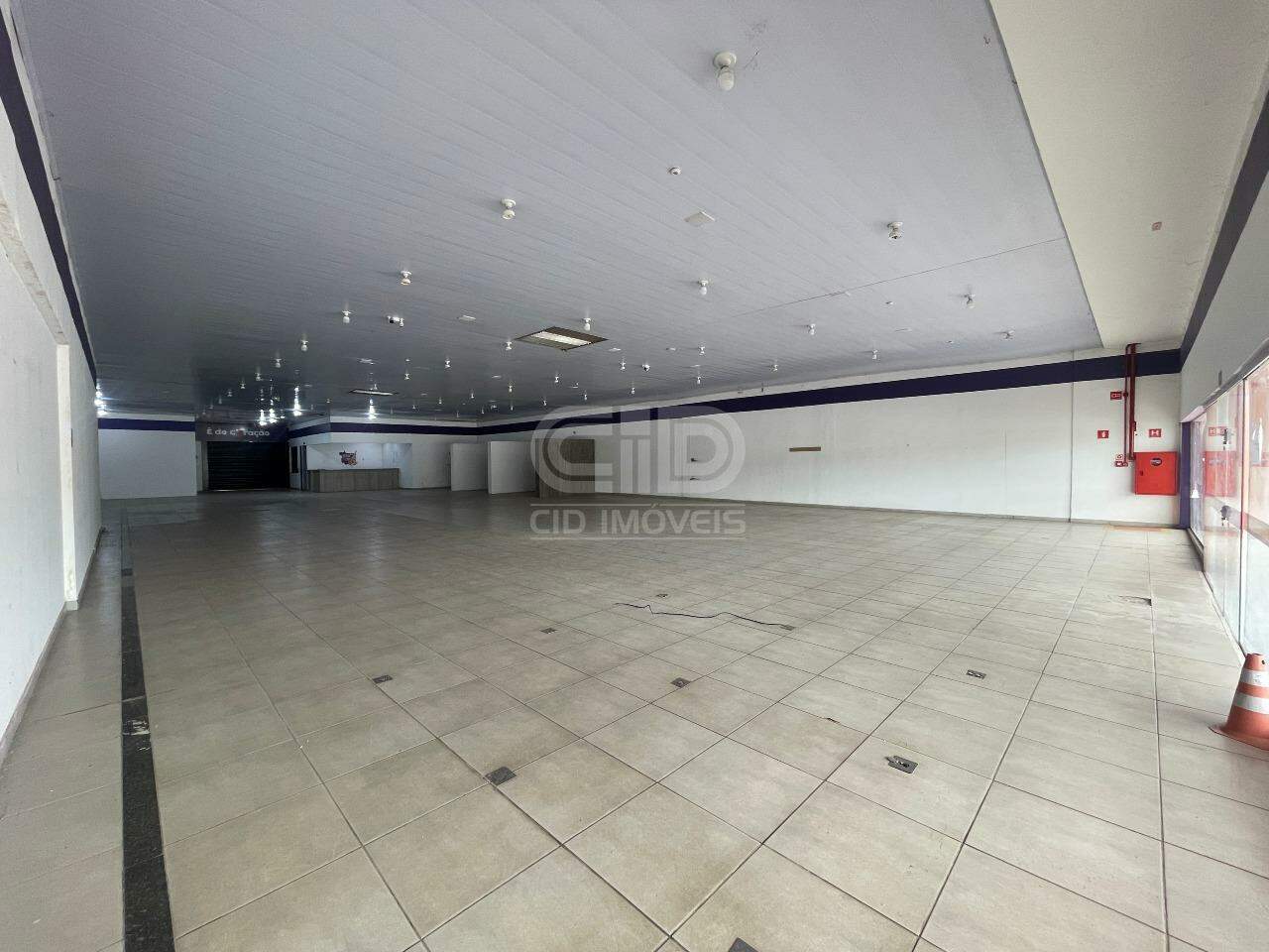 Salão Comercial para aluguel no Jardim Petrópolis: 