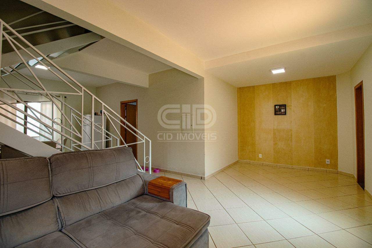 Casa de Condomínio à venda com 3 quartos, 153m² - Foto 2