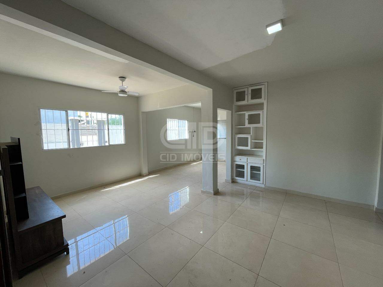 Casa, 3 quartos, 240 m² - Foto 2