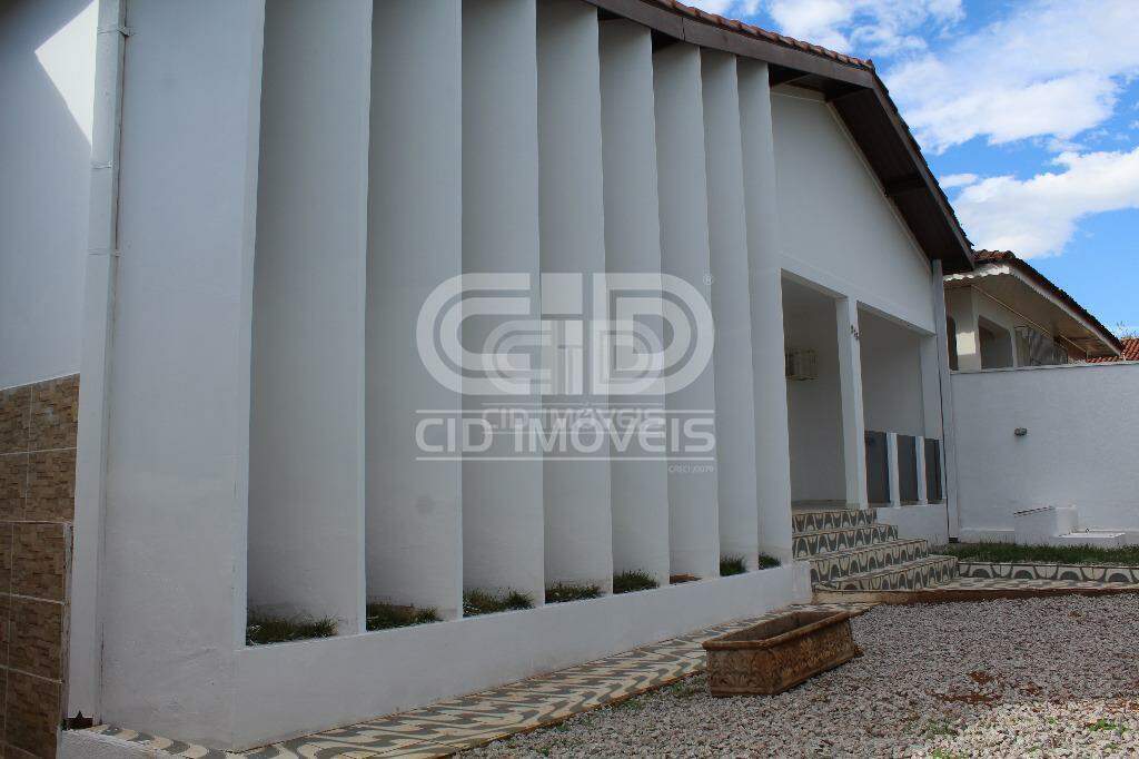 Casa à venda com 4 quartos, 390m² - Foto 2