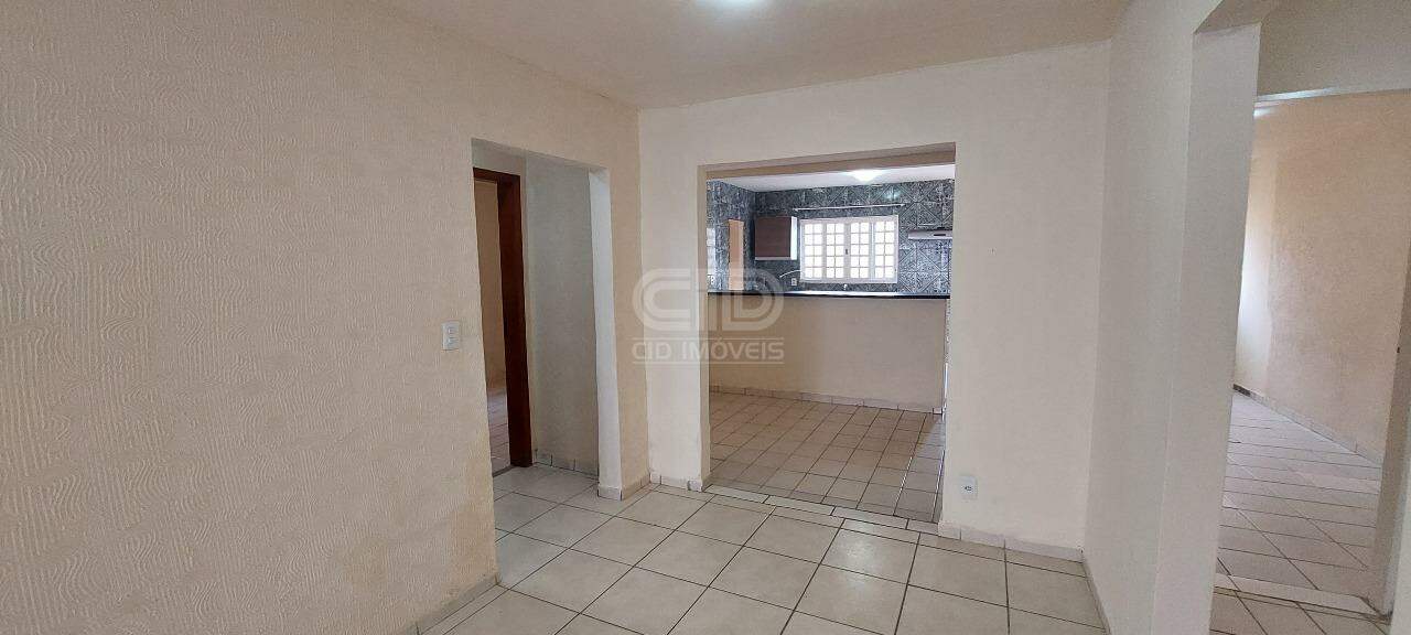 Casa para alugar com 3 quartos, 135m² - Foto 3