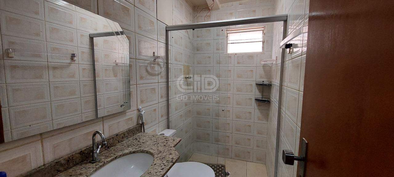 Casa para alugar com 3 quartos, 135m² - Foto 11