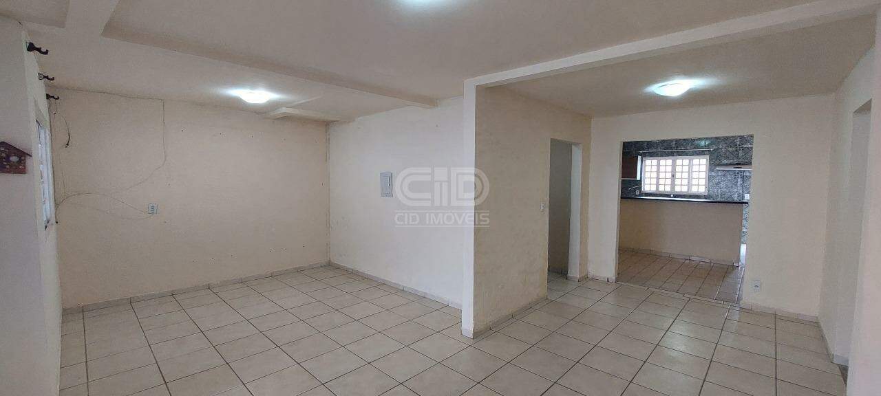 Casa para alugar com 3 quartos, 135m² - Foto 2