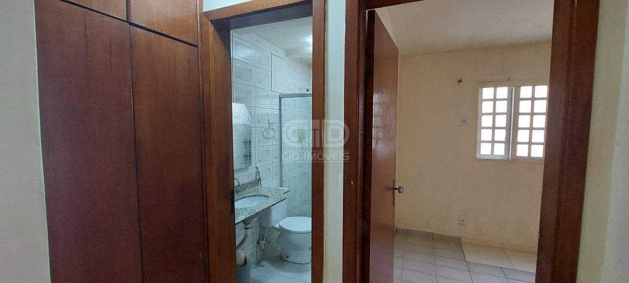 Casa para alugar com 3 quartos, 135m² - Foto 10