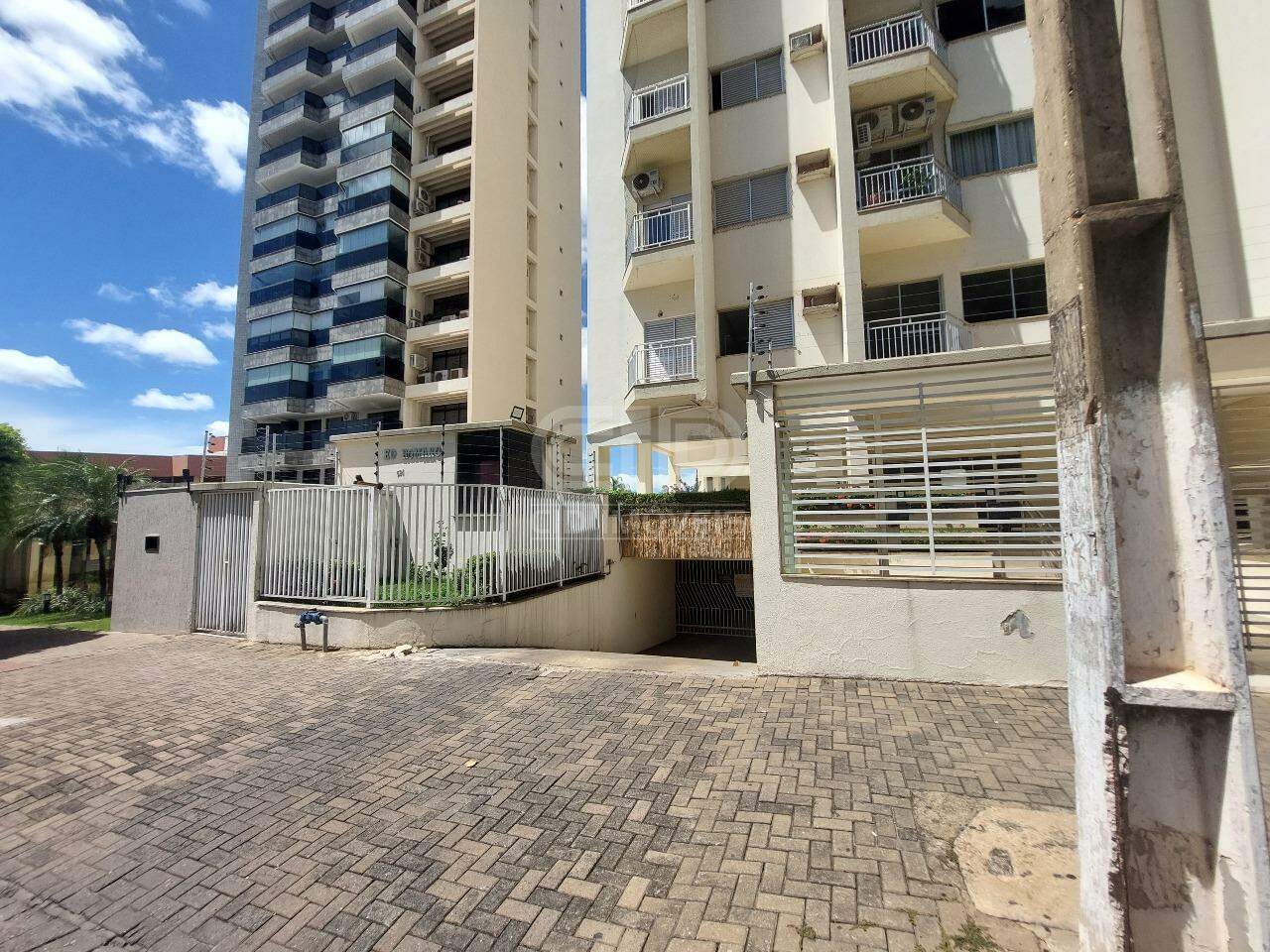 Apartamento para alugar com 2 quartos, 158m² - Foto 1