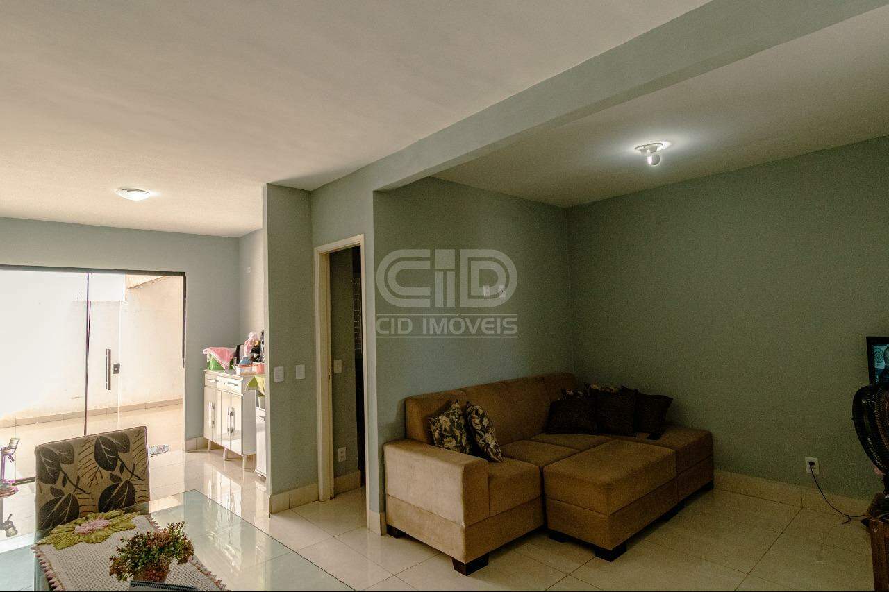 Casa de Condomínio à venda com 3 quartos, 58m² - Foto 1