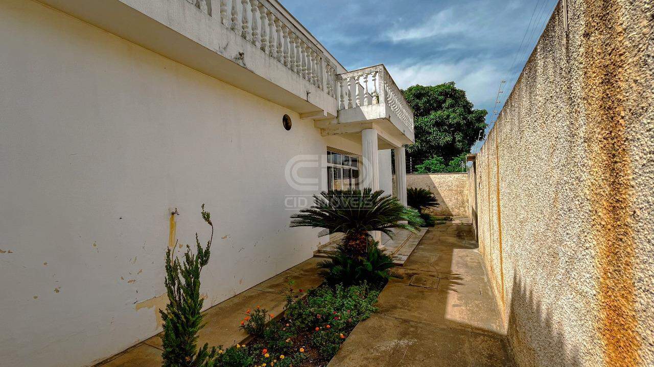 Casa à venda com 5 quartos, 269m² - Foto 18