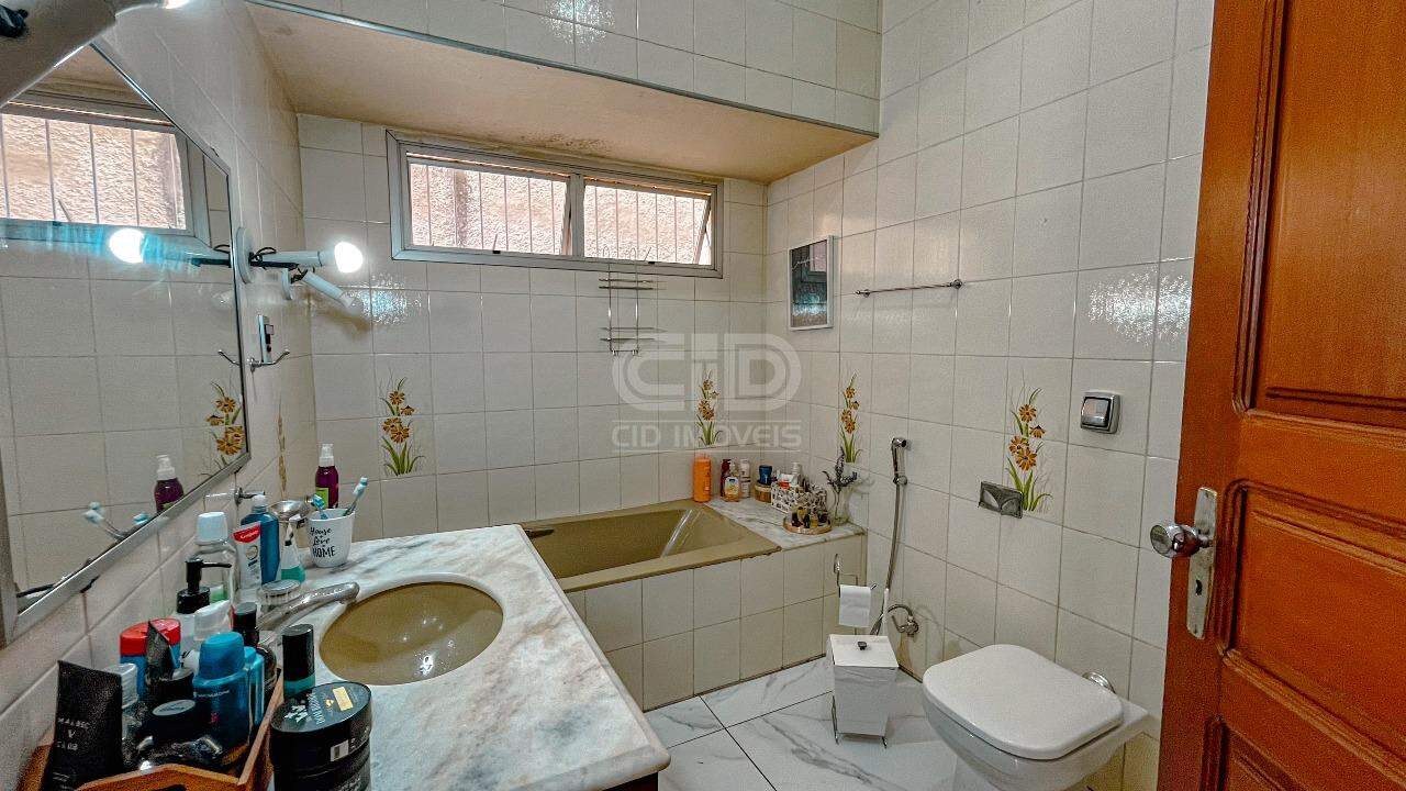 Casa à venda com 5 quartos, 269m² - Foto 8