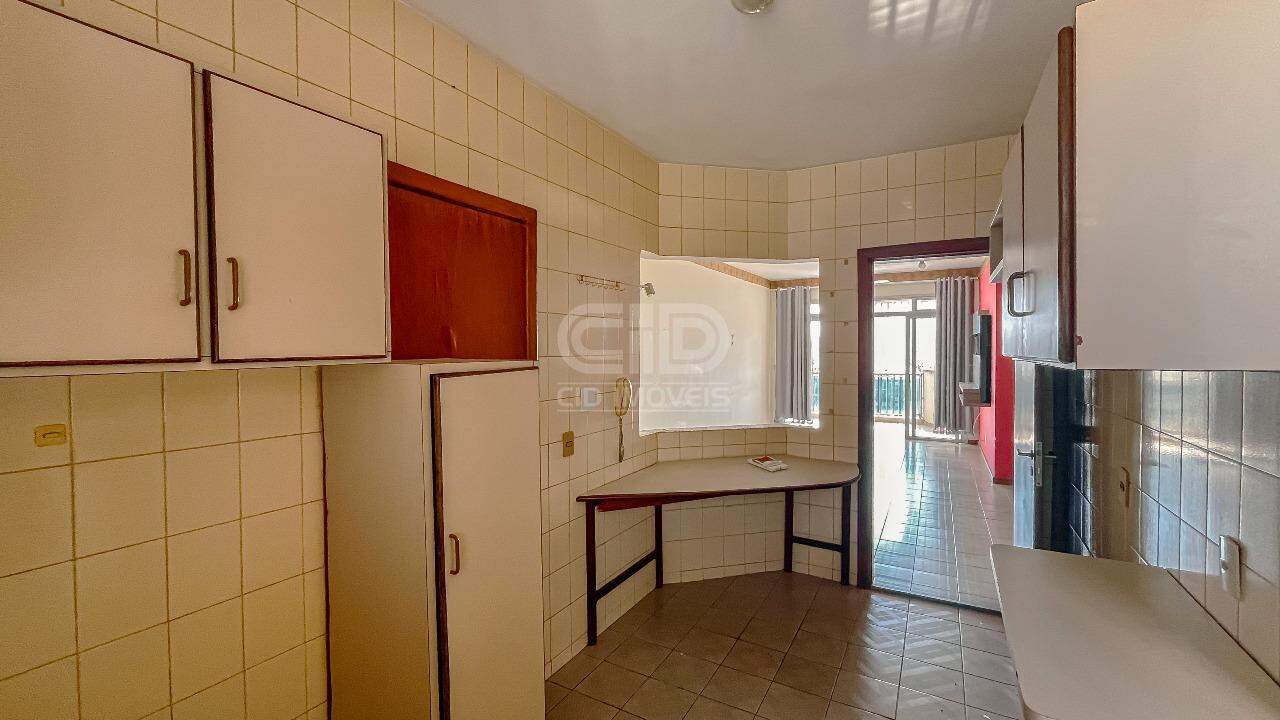 Apartamento à venda com 3 quartos, 124m² - Foto 6