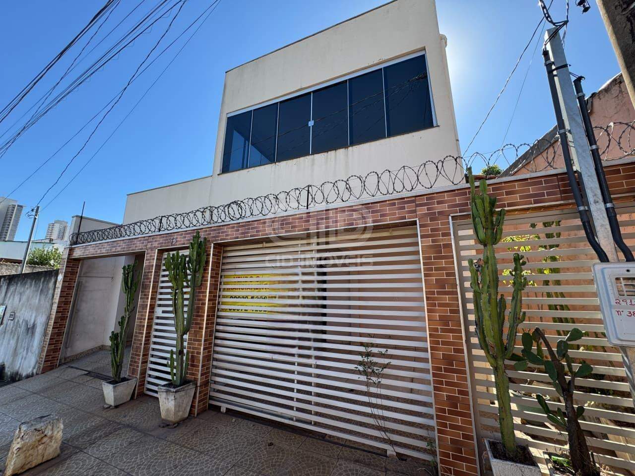 Sobrado, 4 quartos, 223 m² - Foto 1