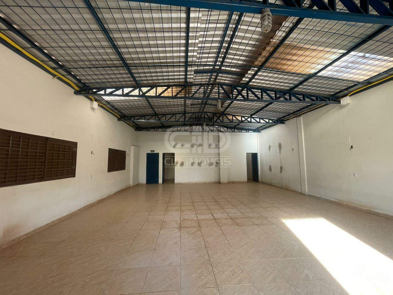 Depósito-Galpão-Armazém para alugar, 130m² - Foto 1