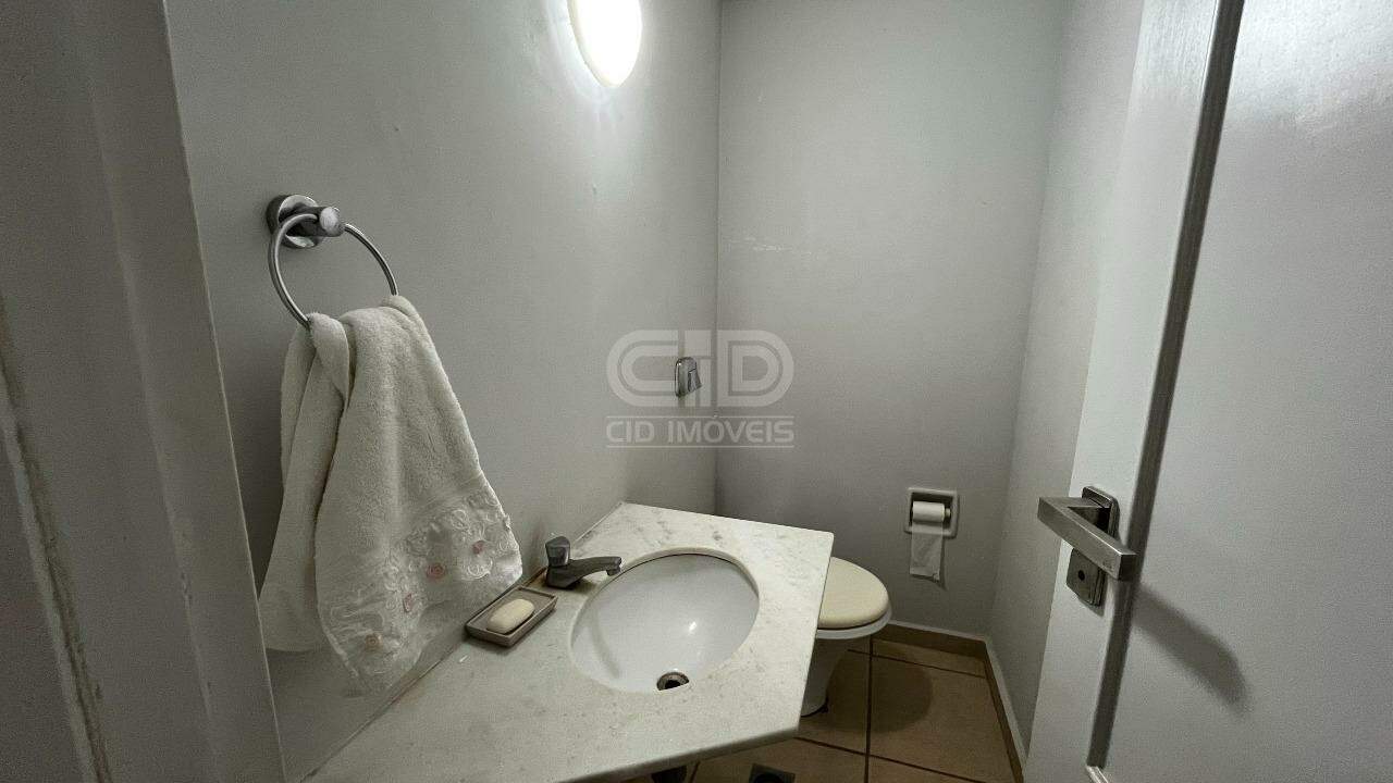 Apartamento à venda com 3 quartos, 224m² - Foto 7