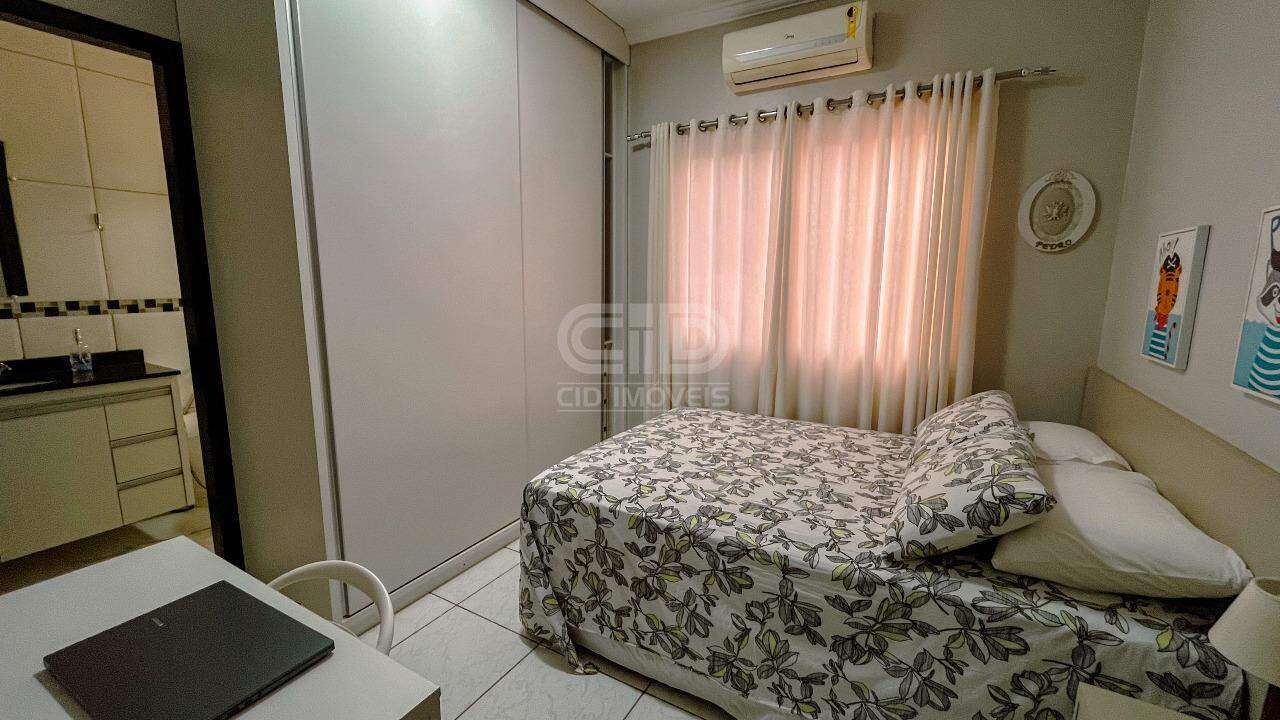 Casa de Condomínio à venda com 4 quartos, 202m² - Foto 18