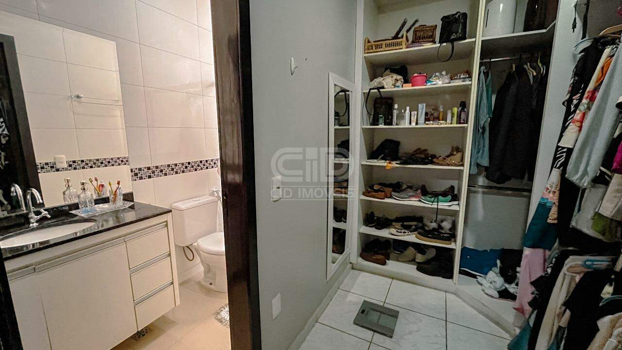 Casa de Condomínio à venda com 4 quartos, 202m² - Foto 12