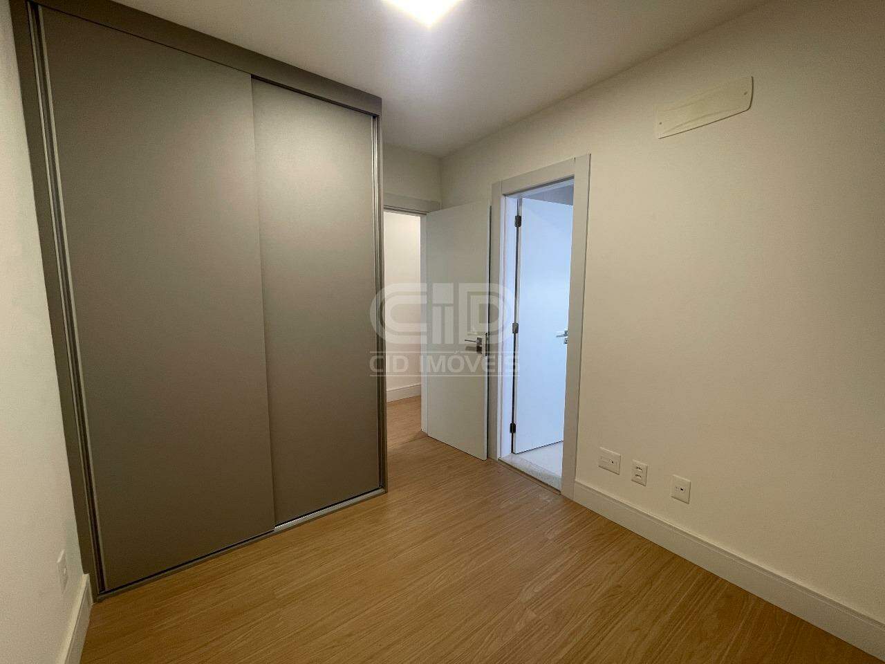 Apartamento para alugar com 3 quartos, 132m² - Foto 13