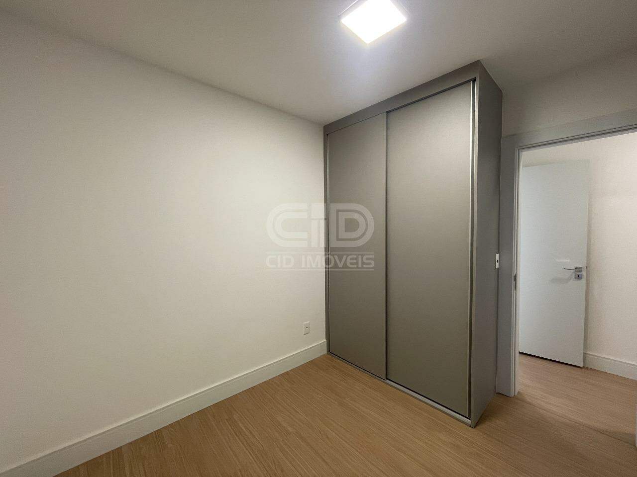 Apartamento para alugar com 3 quartos, 132m² - Foto 12