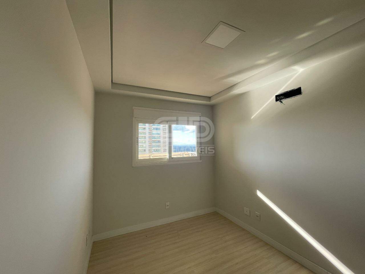 Apartamento para alugar com 3 quartos, 119m² - Foto 10