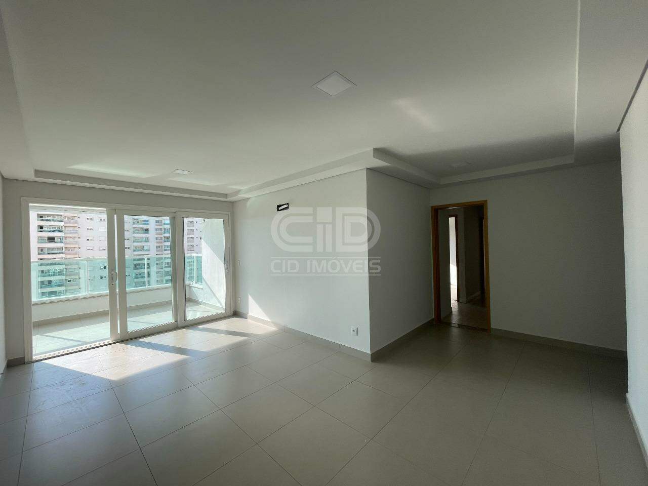 Apartamento para alugar com 3 quartos, 119m² - Foto 1
