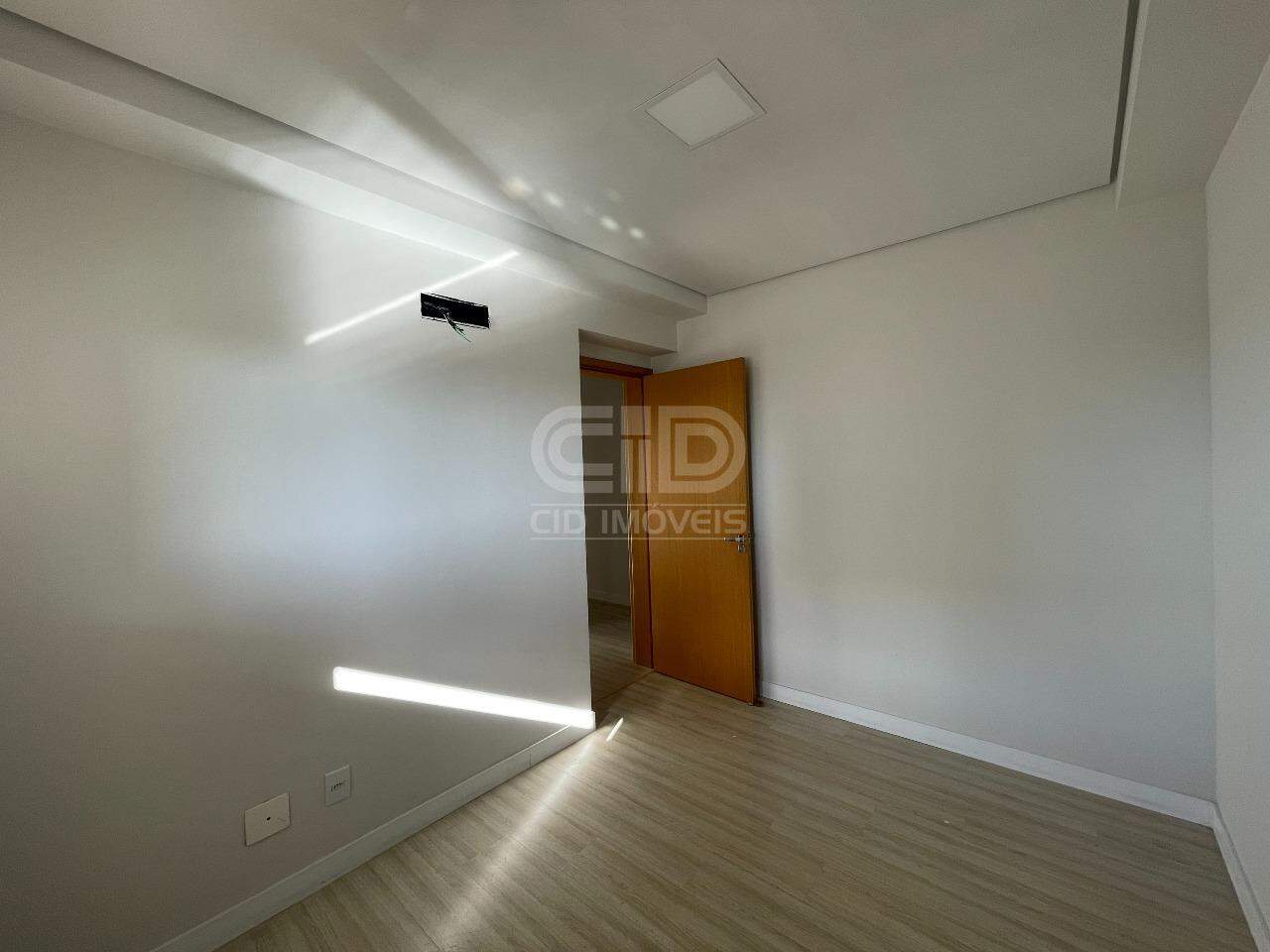 Apartamento para alugar com 3 quartos, 119m² - Foto 11