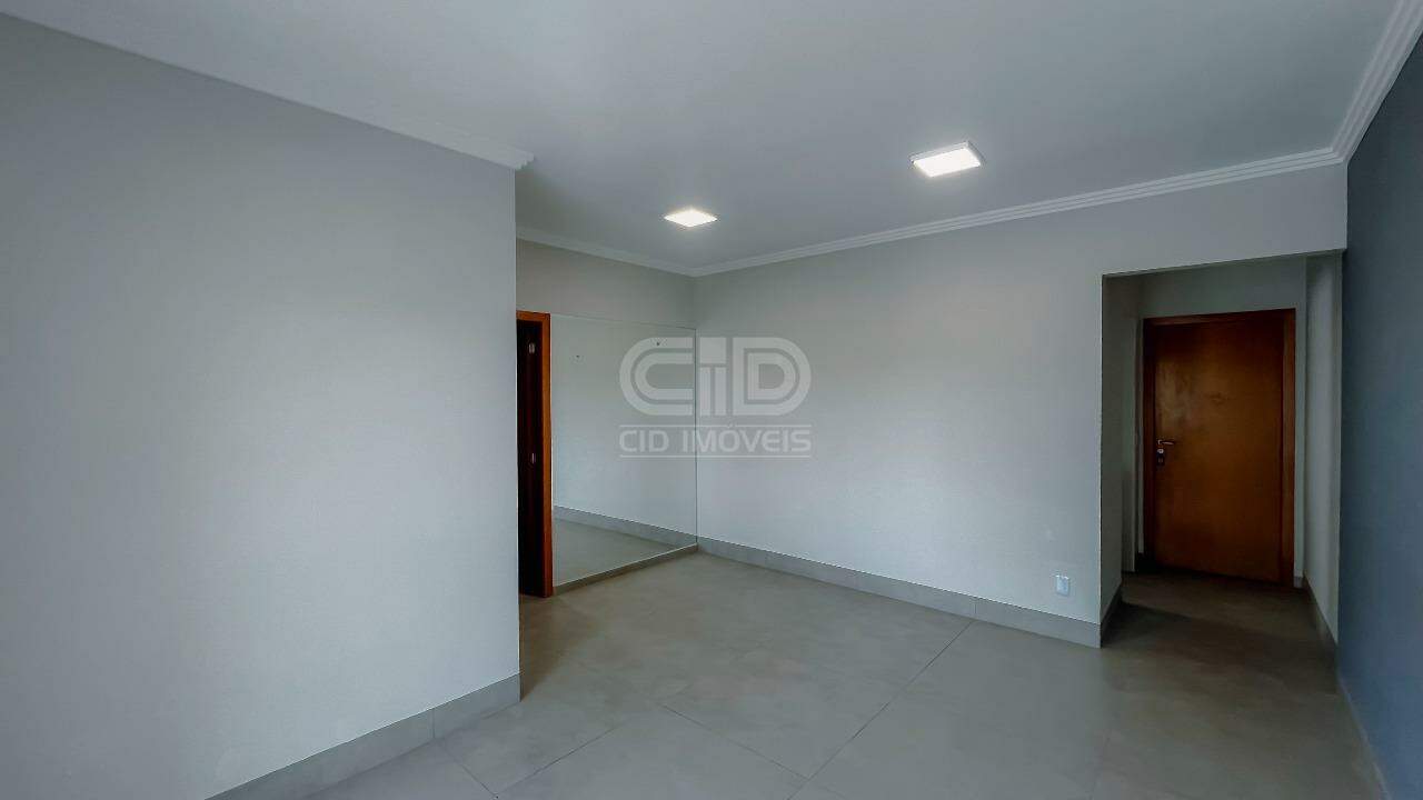 Apartamento à venda com 3 quartos, 85m² - Foto 2