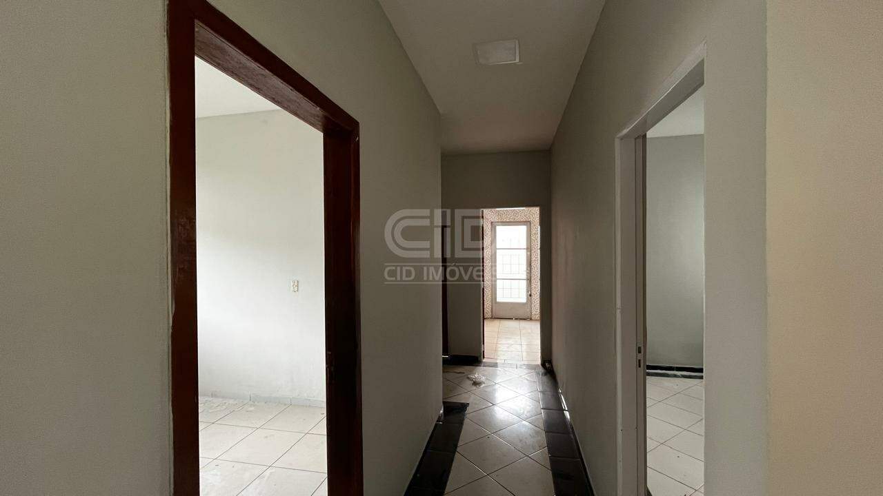 Casa à venda com 3 quartos, 600m² - Foto 3