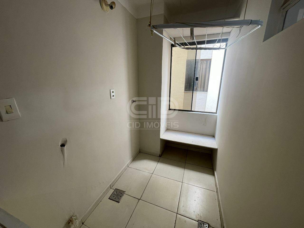 Apartamento para alugar com 2 quartos, 70m² - Foto 8