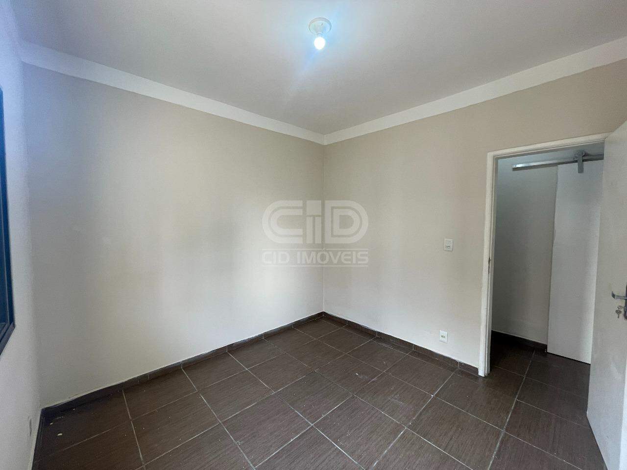 Apartamento para alugar com 2 quartos, 70m² - Foto 12