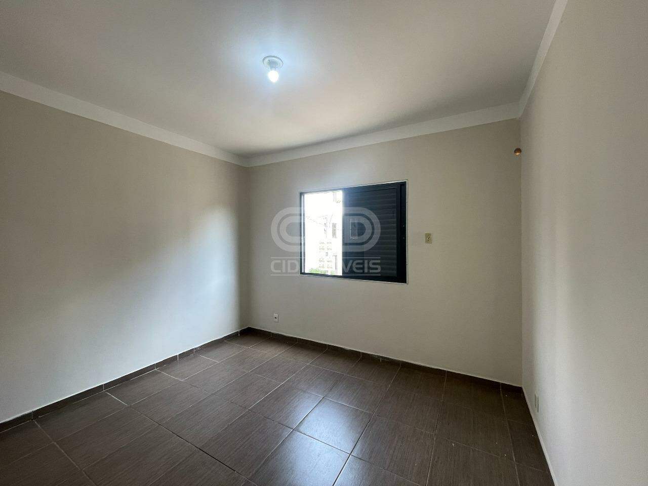 Apartamento para alugar com 2 quartos, 70m² - Foto 14