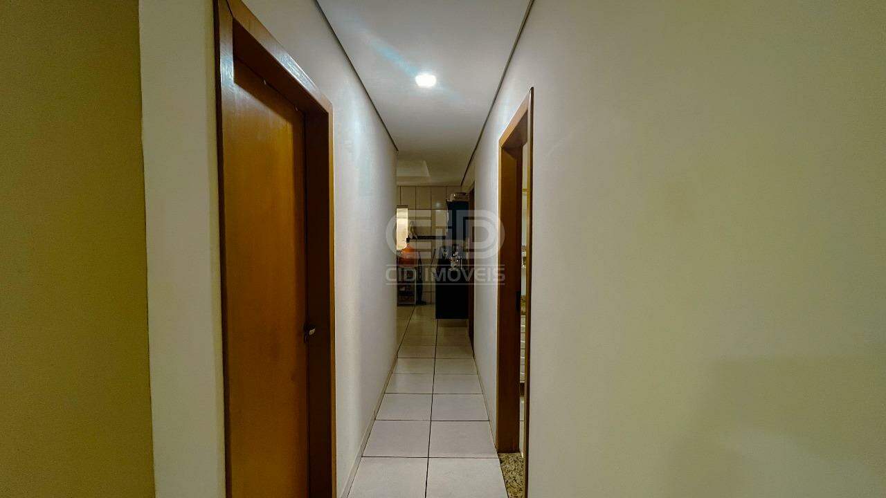 Casa à venda com 3 quartos, 220m² - Foto 6