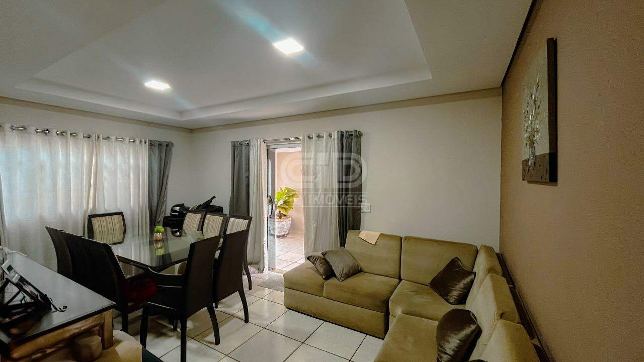 Casa à venda com 3 quartos, 220m² - Foto 5