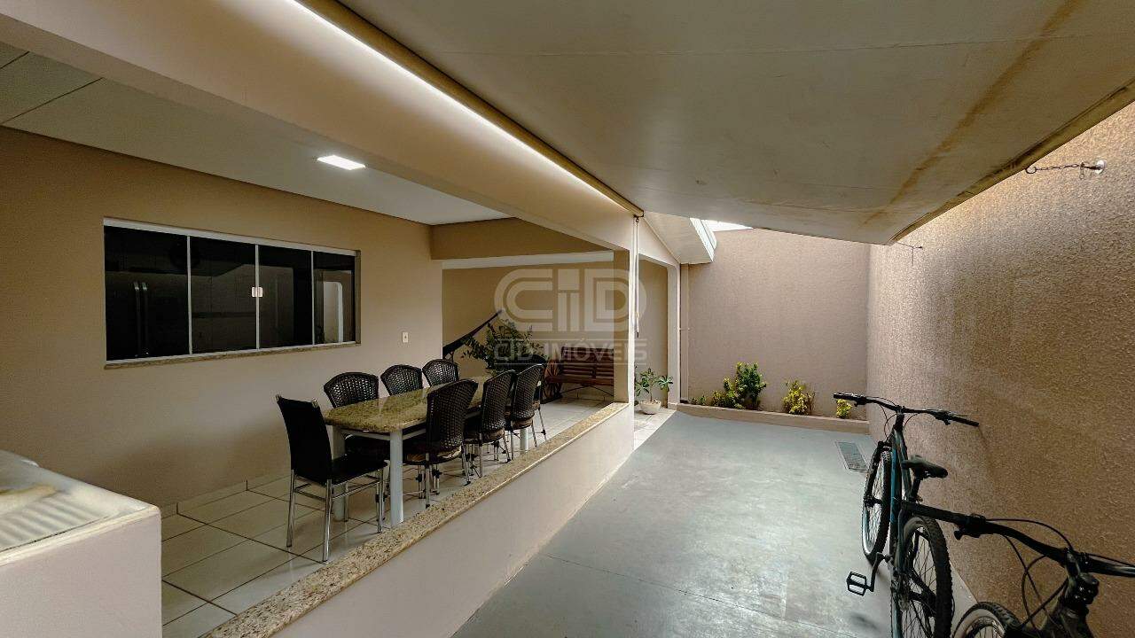 Casa à venda com 3 quartos, 220m² - Foto 12