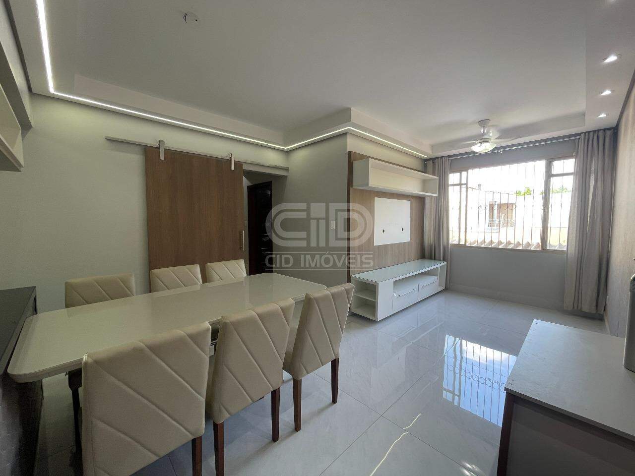 Apartamento para alugar com 3 quartos, 92m² - Foto 2