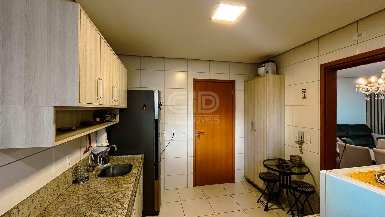 Apartamento à venda com 3 quartos, 118m² - Foto 4