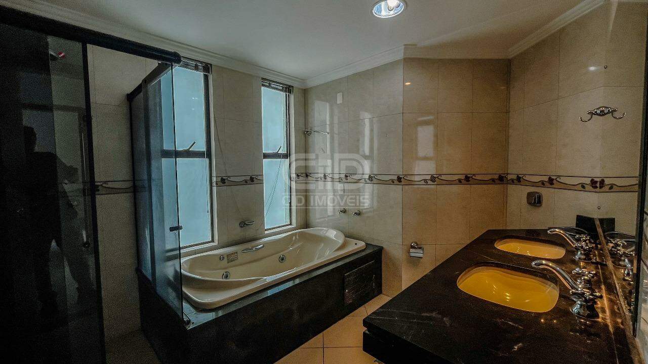 Apartamento à venda com 4 quartos, 258m² - Foto 19