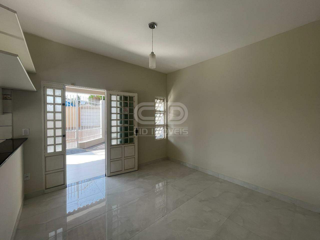 Casa para alugar com 3 quartos, 177m² - Foto 3