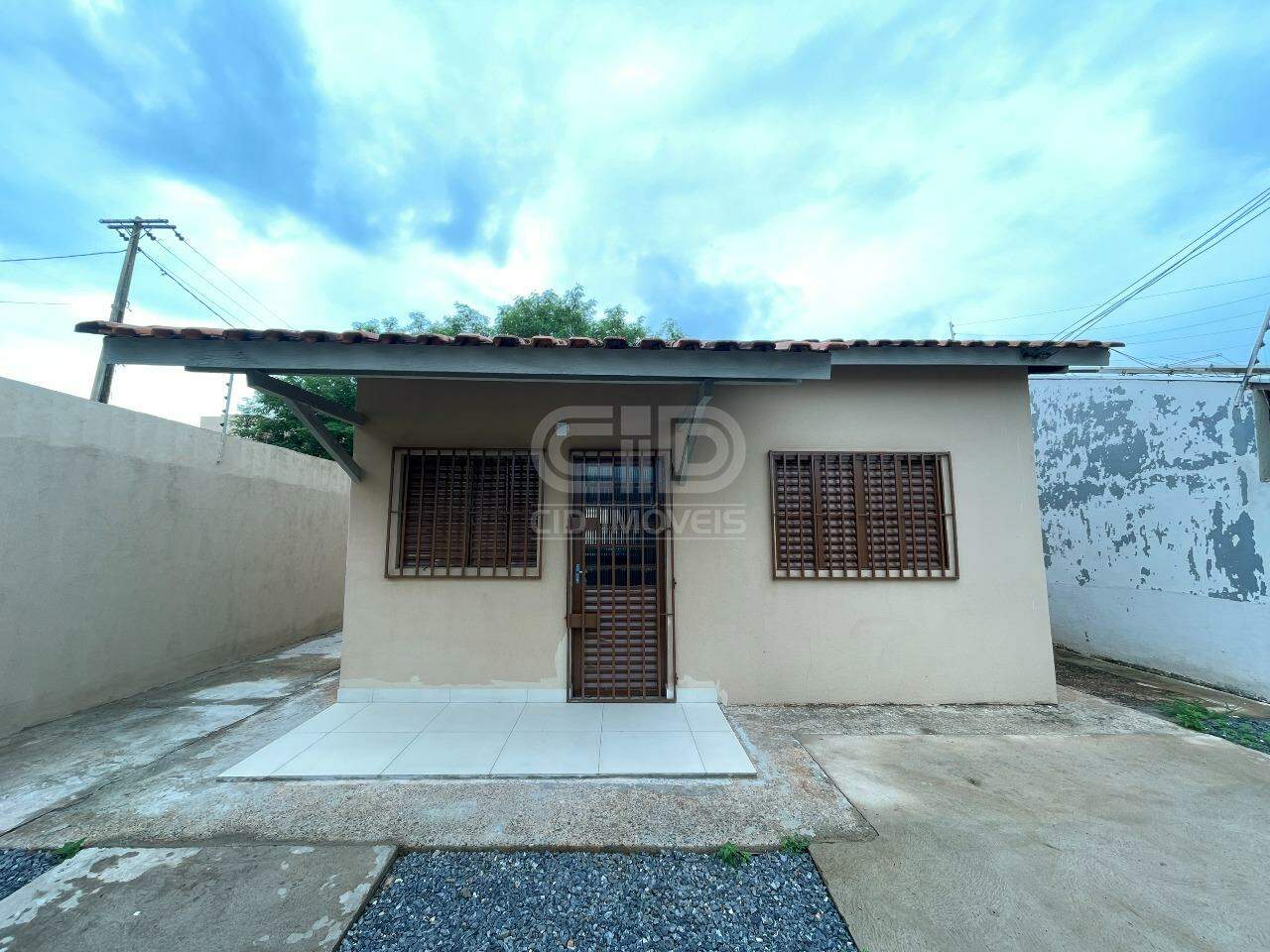 Casa de Condomínio para alugar com 2 quartos, 64m² - Foto 2