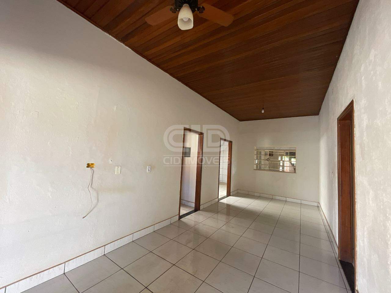 Casa para alugar com 4 quartos, 223m² - Foto 1