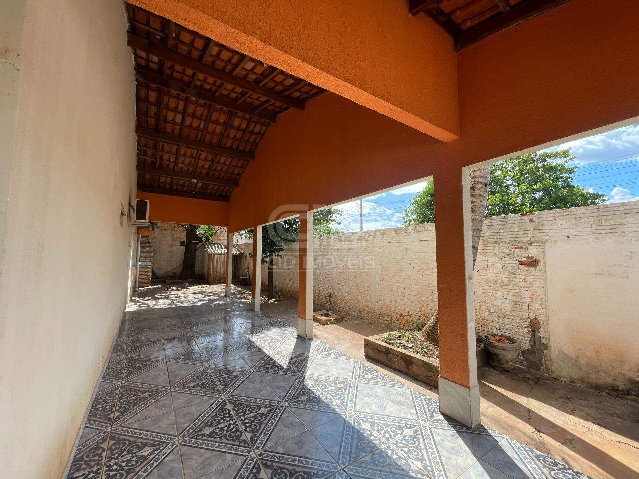 Casa para alugar com 4 quartos, 223m² - Foto 3