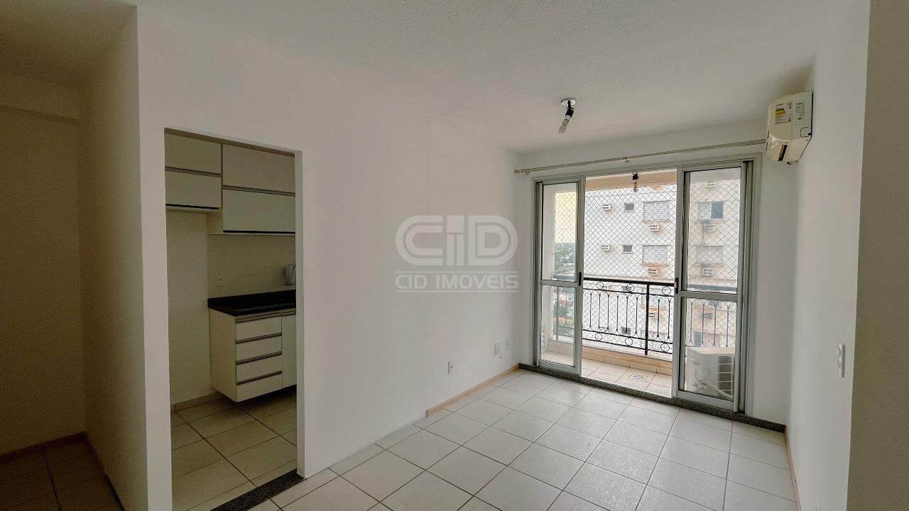 Apartamento à venda com 3 quartos, 69m² - Foto 2