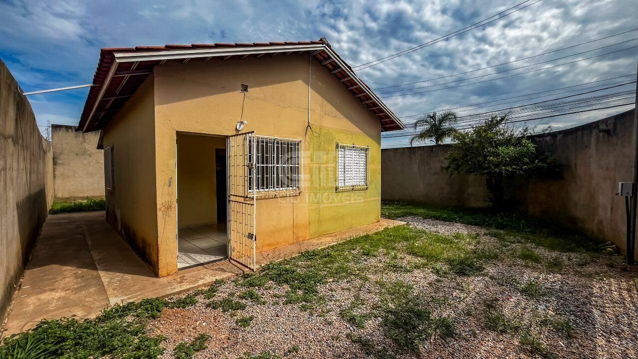 Casa à venda com 2 quartos, 37m² - Foto 1