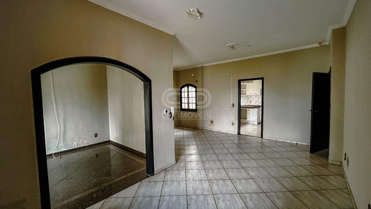 Casa à venda com 3 quartos, 197m² - Foto 4