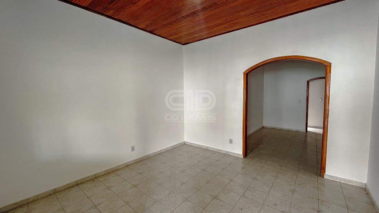 Casa à venda com 3 quartos, 164m² - Foto 4