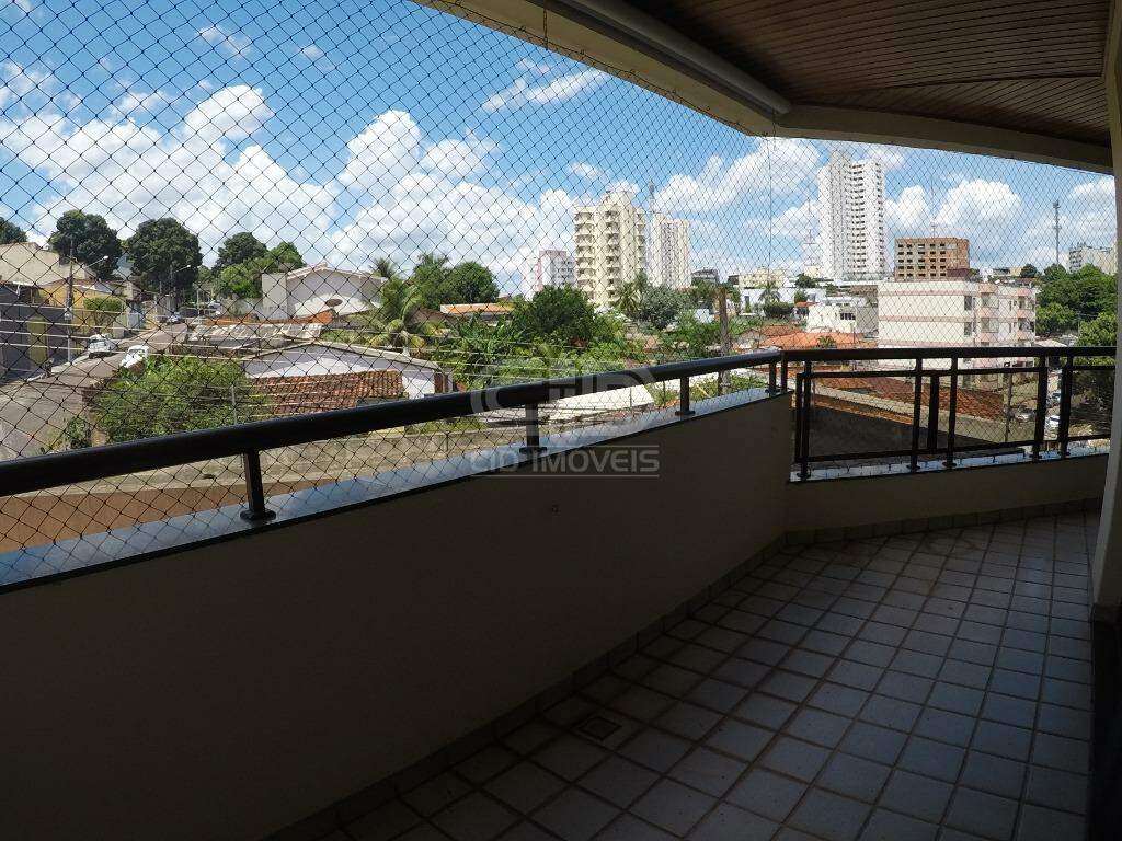 Apartamento à venda com 3 quartos, 245m² - Foto 4