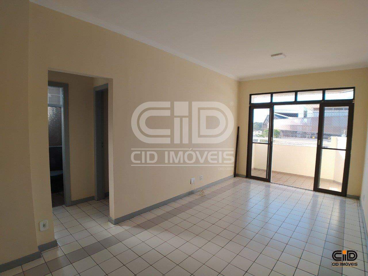 Apartamento à venda com 2 quartos, 64m² - Foto 2