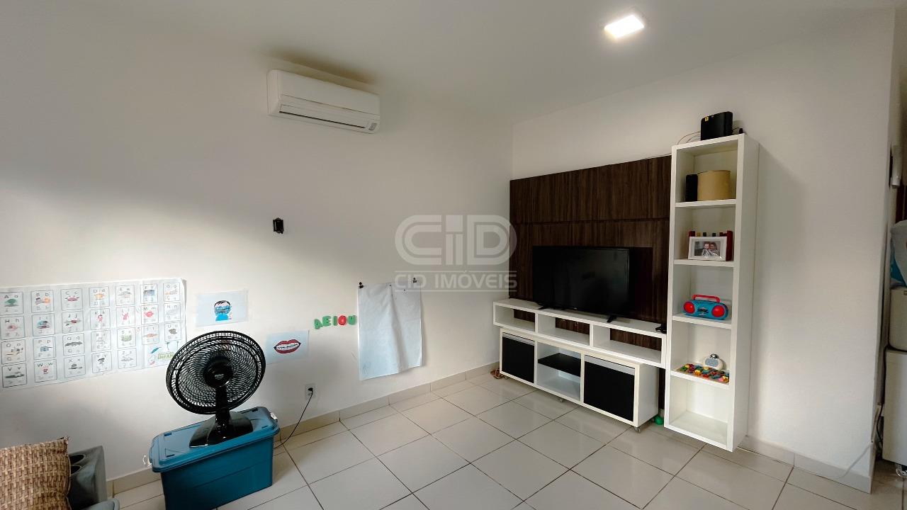 Casa à venda com 2 quartos, 72m² - Foto 2