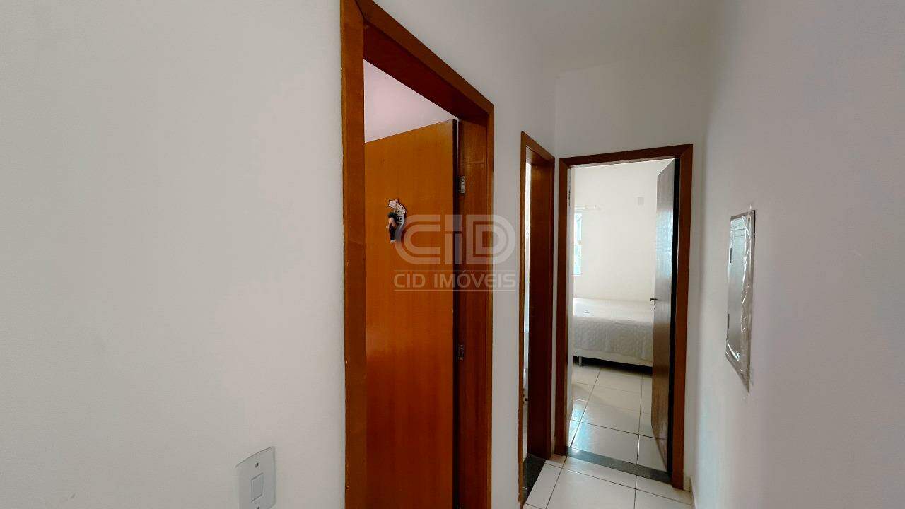 Casa à venda com 2 quartos, 72m² - Foto 4