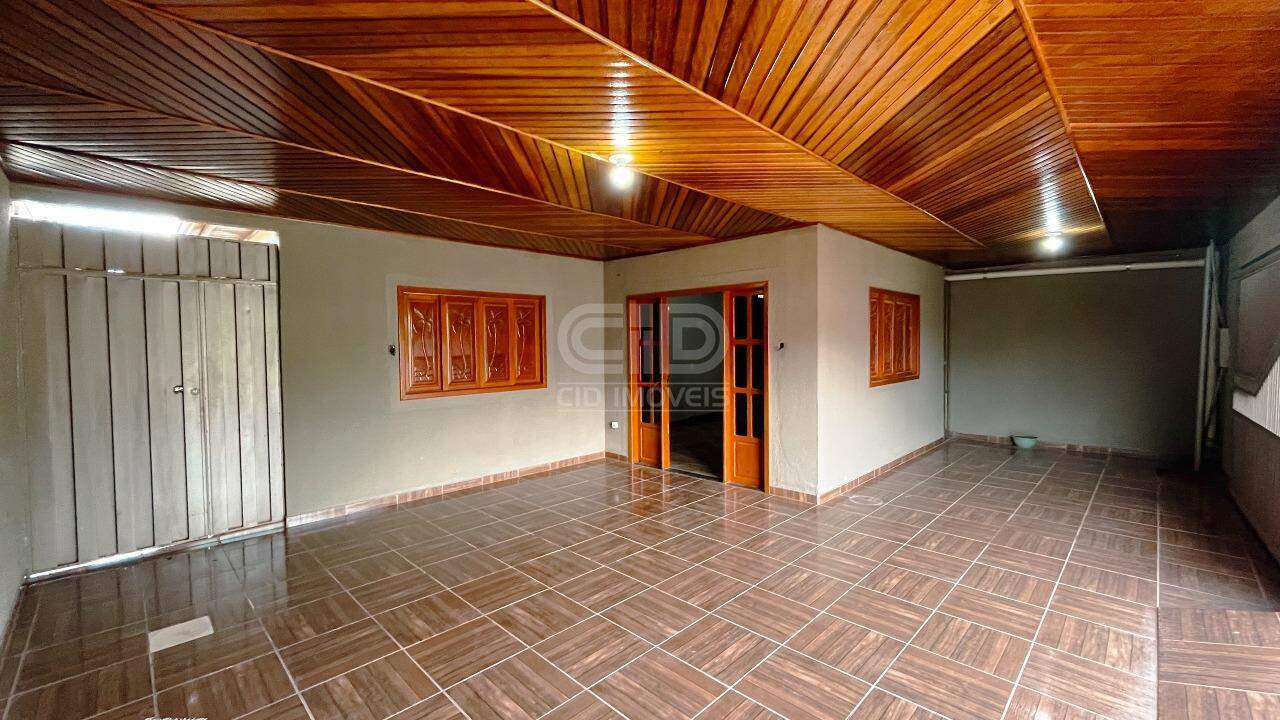 Casa à venda com 3 quartos, 204m² - Foto 1