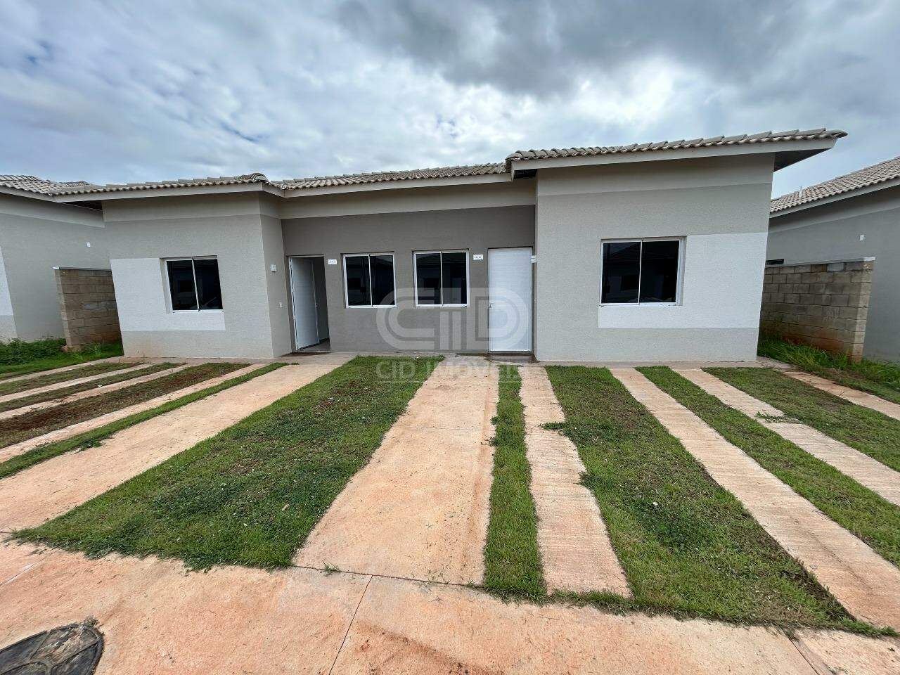 Casa de Condomínio para alugar com 3 quartos, 207m² - Foto 1