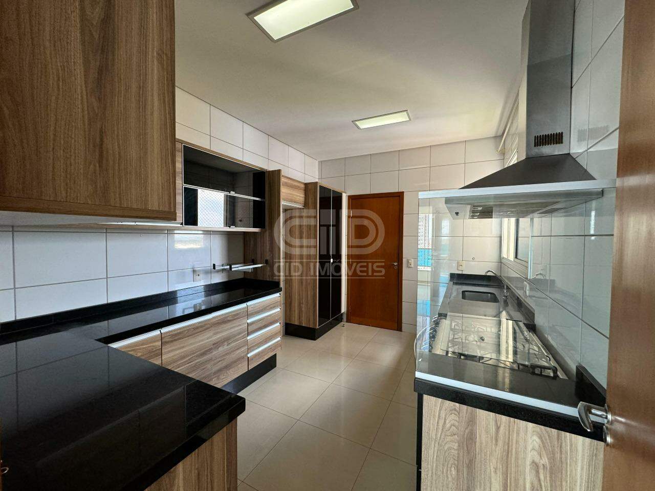 Apartamento à venda com 3 quartos, 141m² - Foto 8